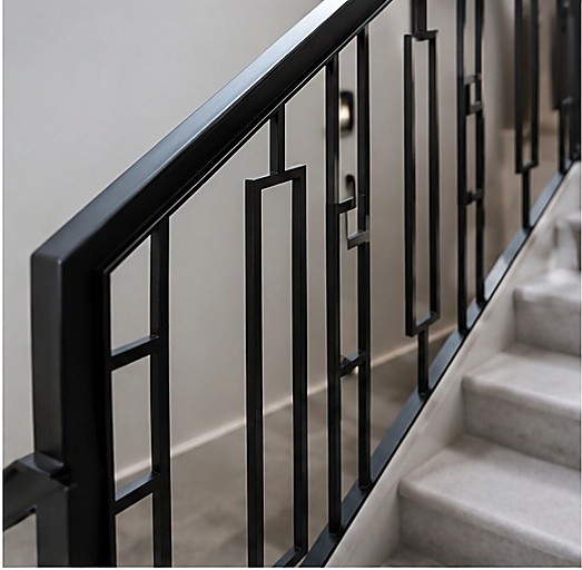 Détail de rampe d'escalier en acier noir